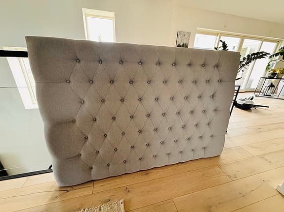 Sänggavel grå textil 180 säng