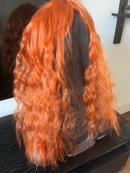 Peruk långt vågigt hår orange kvinna 60 cm