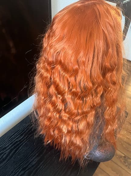 Peruk långt vågigt hår orange kvinna 60 cm
