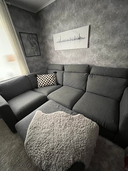 Hörnsoffa med fotpall i fint skick IKEA Vimle