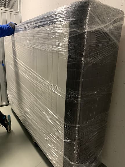 säng 140 cm i gott skick