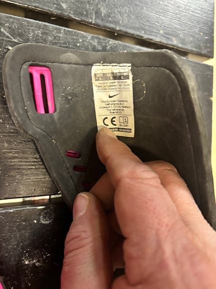 Nike benskydd svart rosa