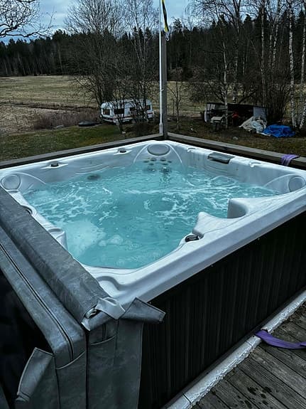 Jacuzzi J-245 köpt september 2023, 7 personer