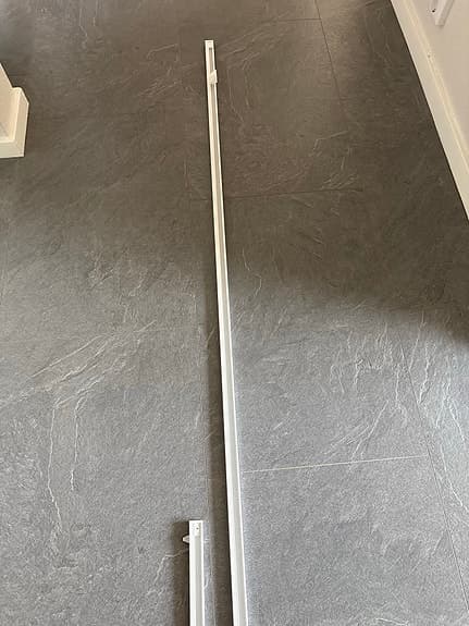 Gardinsskenor vita metall