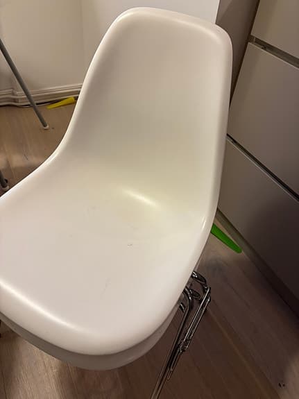 Vitra Eames Plastic Side Chair RE DSR – Iconic Design Classic