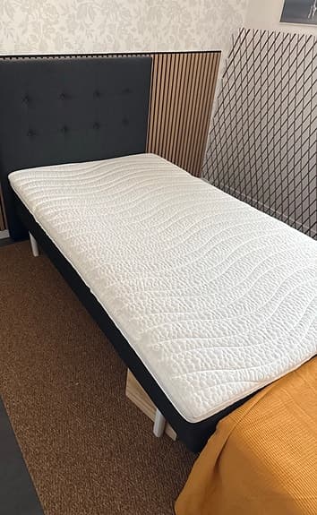 Jysk Resårbotten 120x200 med ben