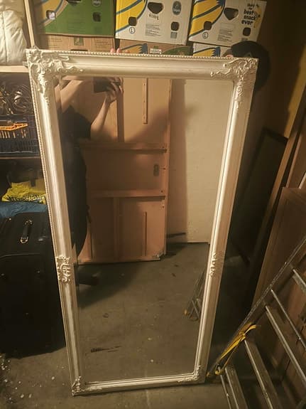 IKEA spegel med dekorativ ram vit