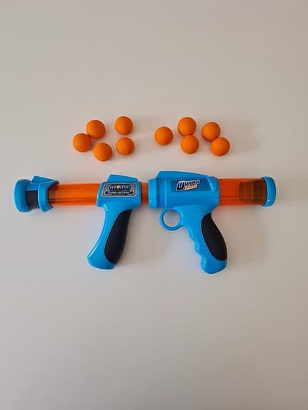 Leksaksvapen med skumbollar blå orange