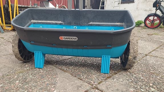 Gardena gödningspridare vagn blå