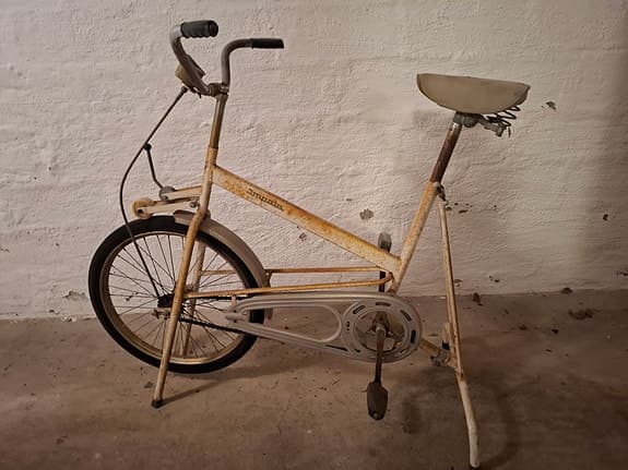 Träningscykel vintage vit