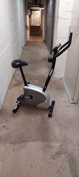 motionscykel silver/svart