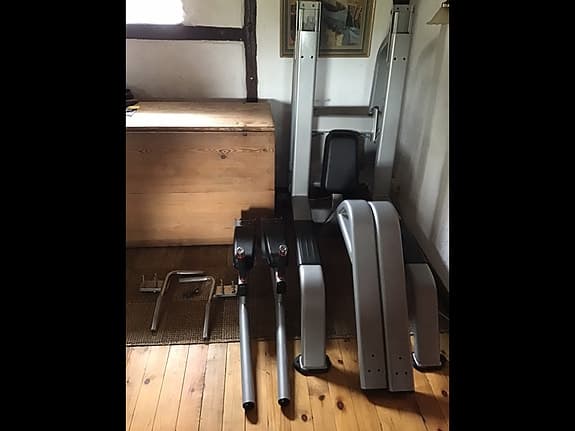 TRÄNINGSREDSKAP - PULL-UP / DIP / LEG RAISE