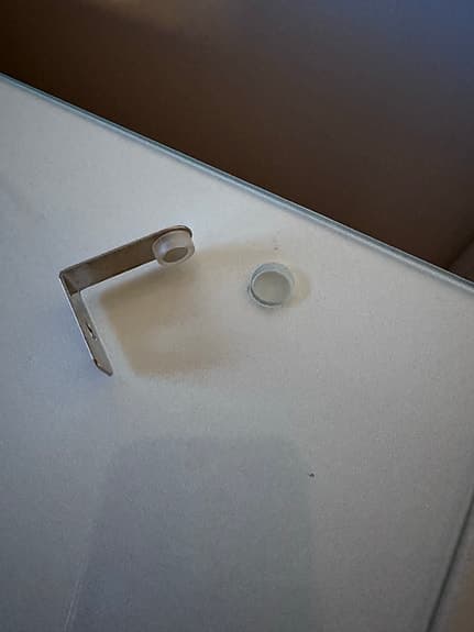 Skyddande glasskiva till IKEA’s byrå Hemnes