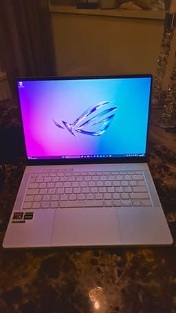 Asus ROG Zephyrus G14 laptop 14 tum vit