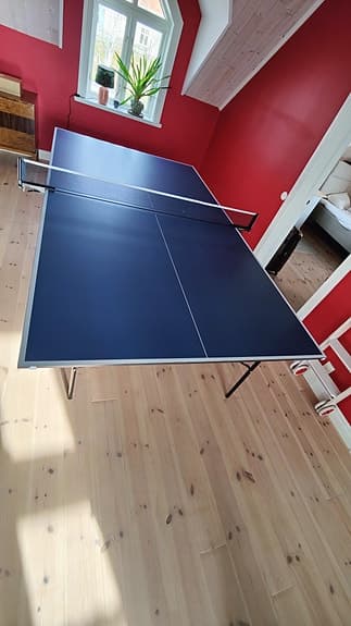 Bordtennisbord, hopfällbart blått.