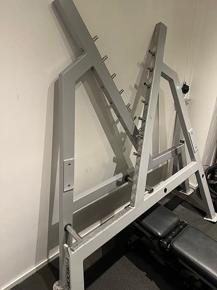 Massiv precor half rack med ställbar bänk