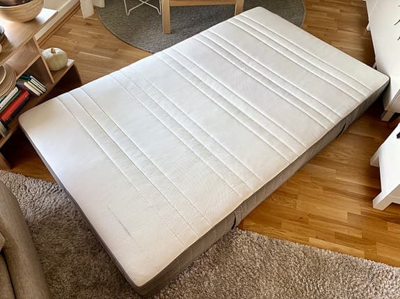 Madrass Ikea 120 cm: HÖVÅG pocketresårmadrass + TUSSÖY bäddmadrass + ribbotten