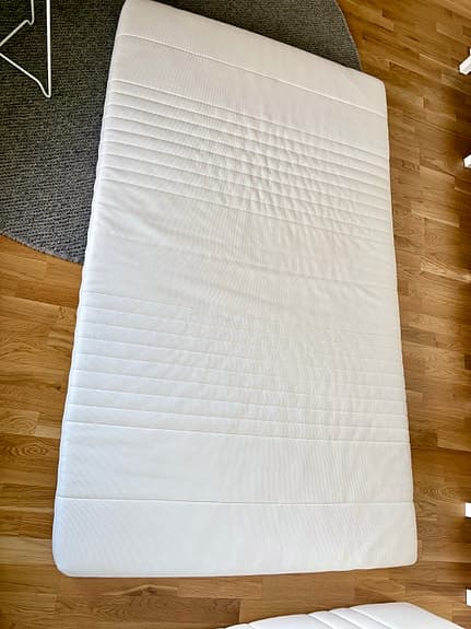 Madrass Ikea 120 cm: HÖVÅG pocketresårmadrass + TUSSÖY bäddmadrass + ribbotten