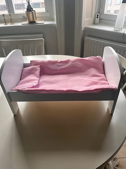 Docksäng med täcke och kudde