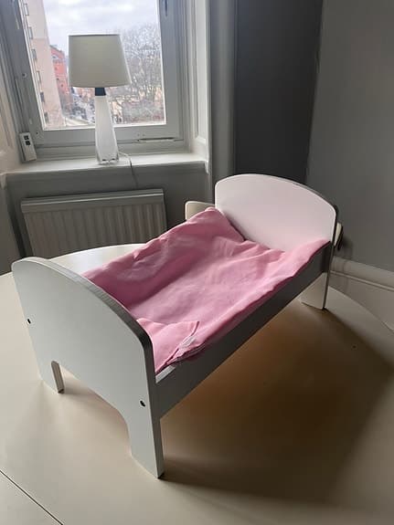 Docksäng med täcke och kudde