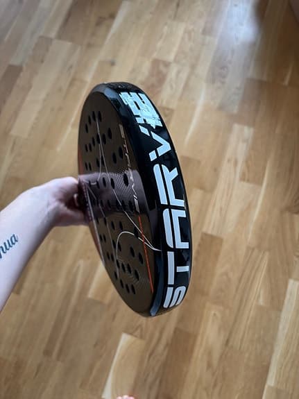 Padelracket kraft kontroll och smidighet