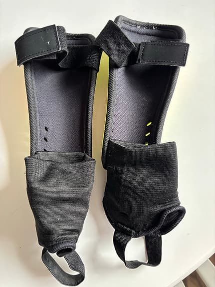 Pro Touch benskydd fotboll junior gul