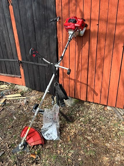Bensindriven röjsåg