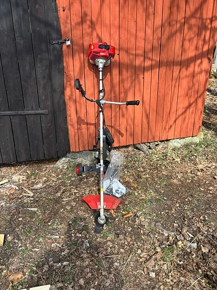 Bensindriven röjsåg