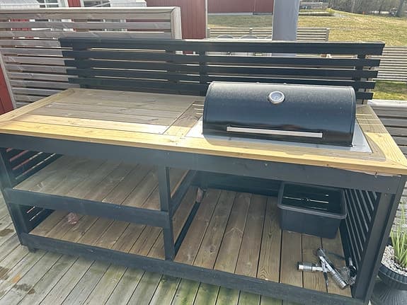 Utekök med inbyggd grill