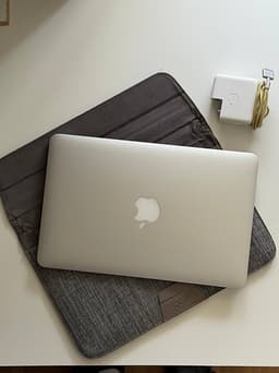 Apple MacBook Air 11 inch 2015 128GB SSD 4GB RAM