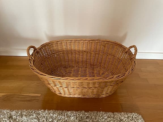 Stor flätad korg