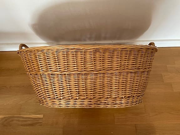 Stor flätad korg