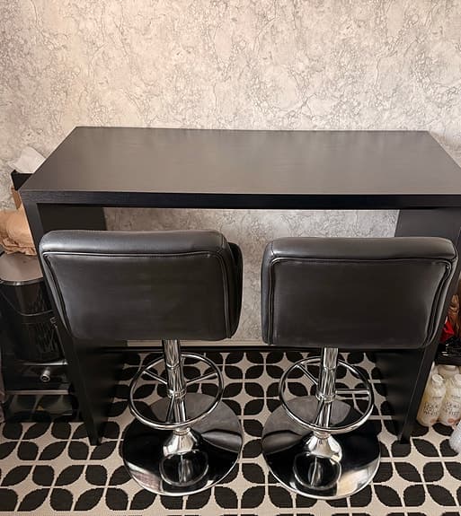 Barbord och stolar