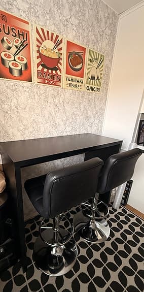 Barbord och stolar