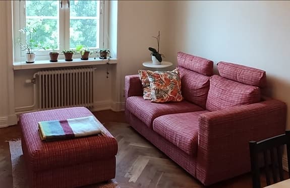 IKEA Vimle soffa med fotpall och 2 nackkuddar i rött tyg