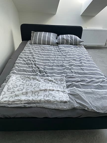 IKEA säng med madrass