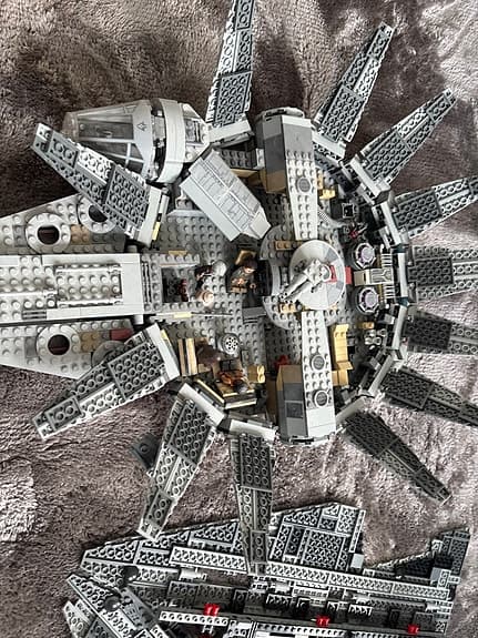LEGO Star Wars rymdskepp Millennium Falcon och Star Destroyer