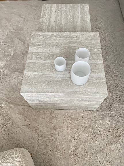 Stilrent soffbord i sten – modernt & exklusivt