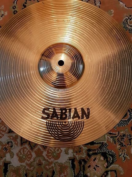Sabian B8 Hi-Hats 14"/36 cm Cymbalerna är av B8-serien