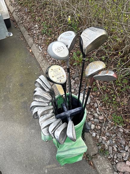 Golfset med två bags och vagn – Tommy Armour & Cobra agn