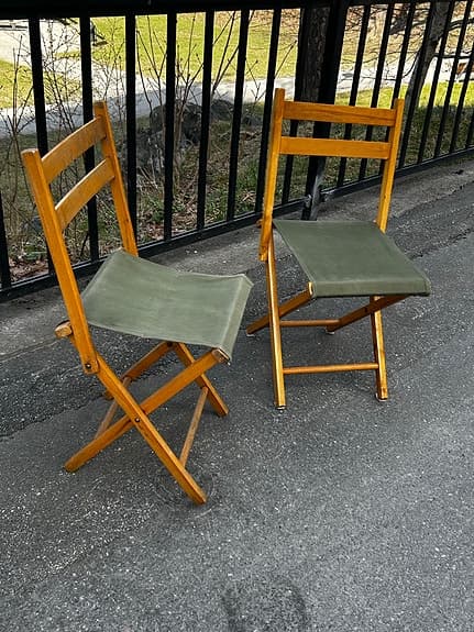 Hopfällbara stolar och pallar trä med grön sits