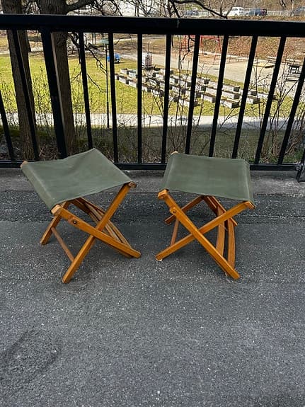 Hopfällbara stolar och pallar trä med grön sits