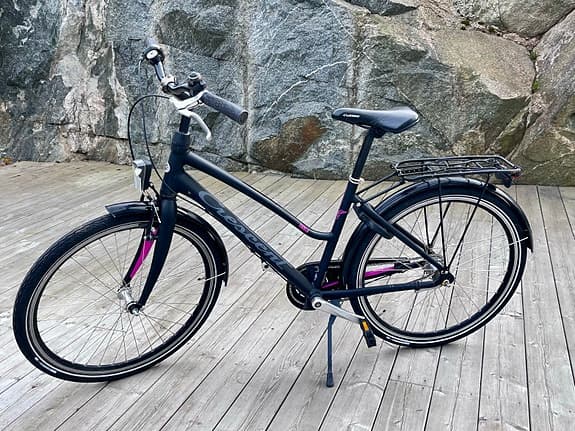 Crescent Embla barncykel 26" svart