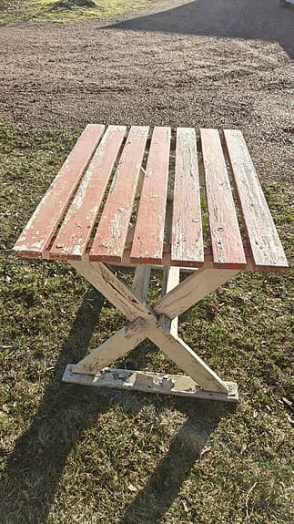 Trädgårdsbord retro rödvit 50-tal
