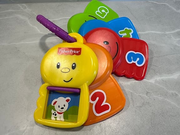 Babyleksaker från Fisher Price och Simba Toys