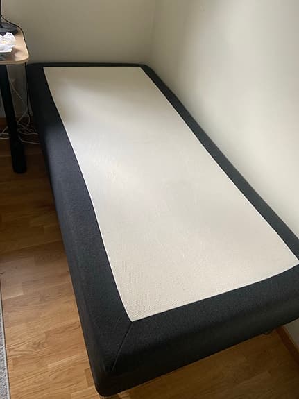 Jysk säng 90x200 cm grå