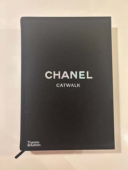 Chanel Catwalk bok