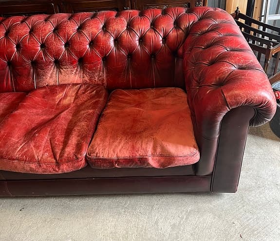Soffa chesterfieldstil vinröd läder