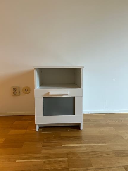 Sängbord med låda och hylla 2st