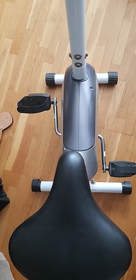 Träningscykel med display grå